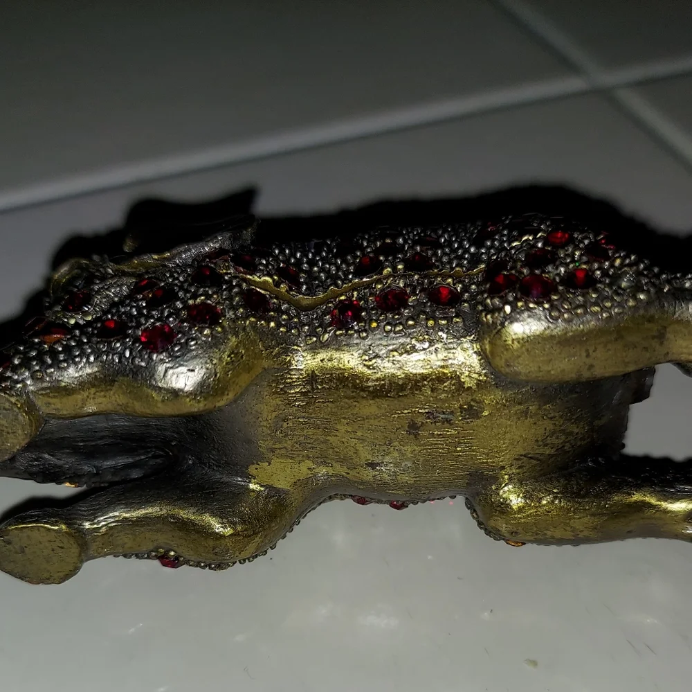 Brass Elephant Garnet Austrian Crystals Jeweled Emerald Eyes Trinket Box Opens - Picture 5 of 9